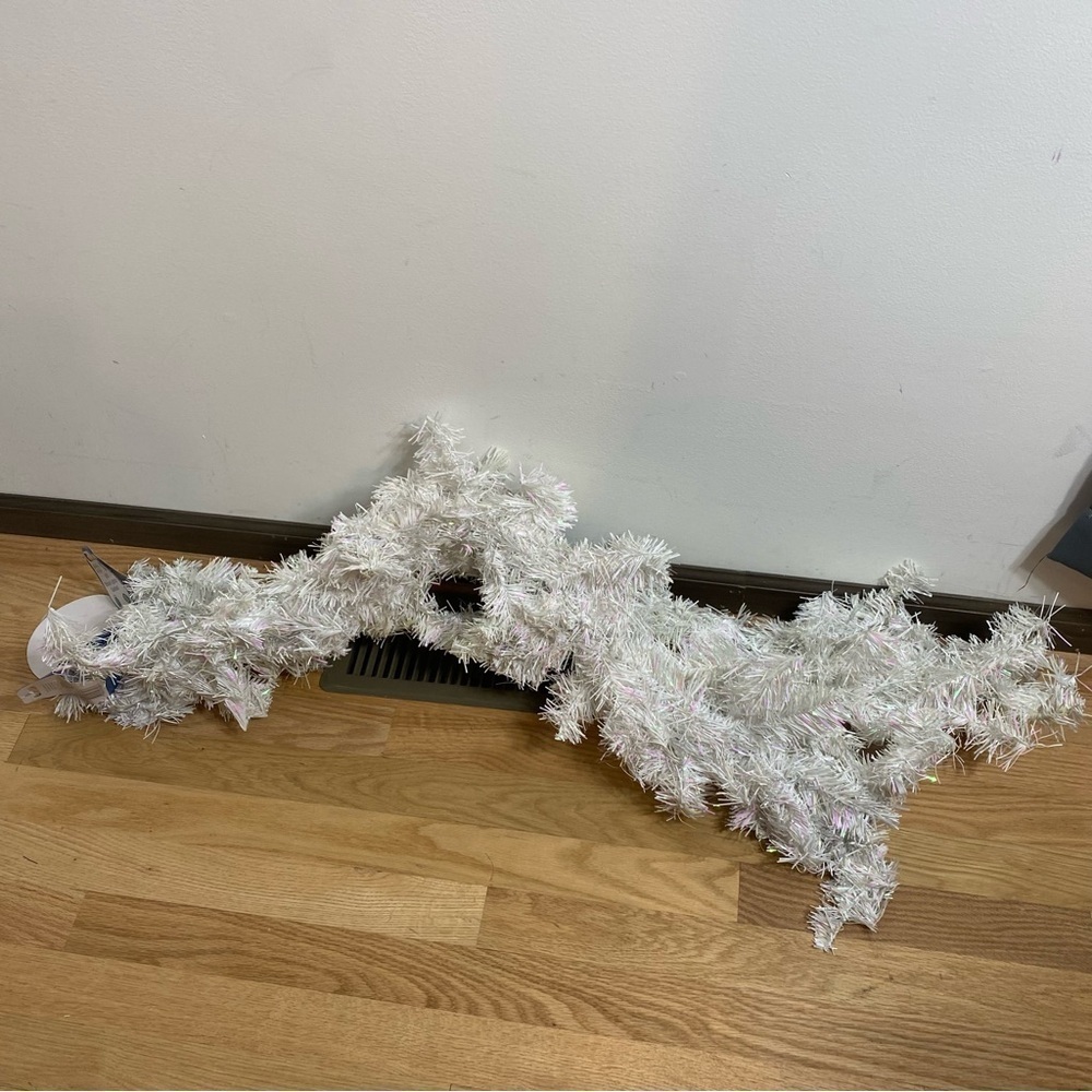 6ft Lighted Holiday Christmas Garland White NEW Decoration - Picture 4 of 5
